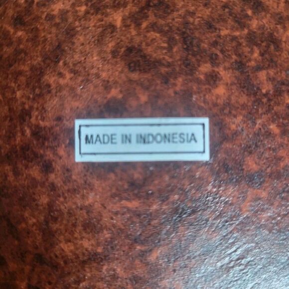 Indonesian pottery from Lombak Fish Dish Sand Art Piece 12 X 12 Has Brochure - Picture 3 of 10